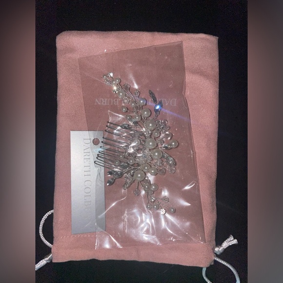 Dareth Colburn Emmy Floral Comb - Picture 4 of 5